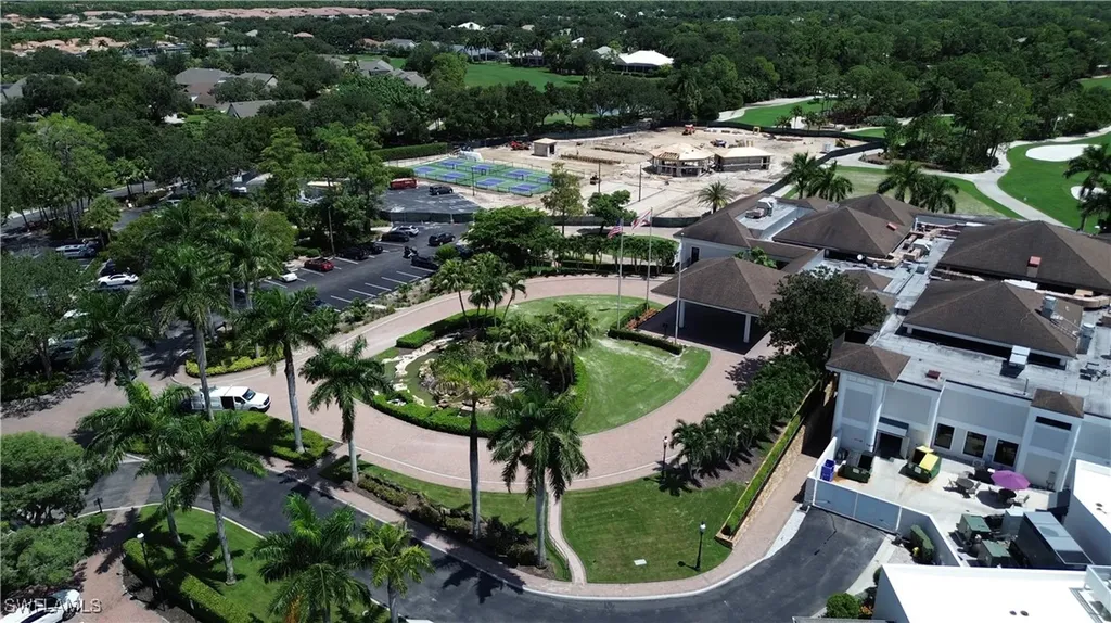 104 Courtside Drive Naples FL 34105
