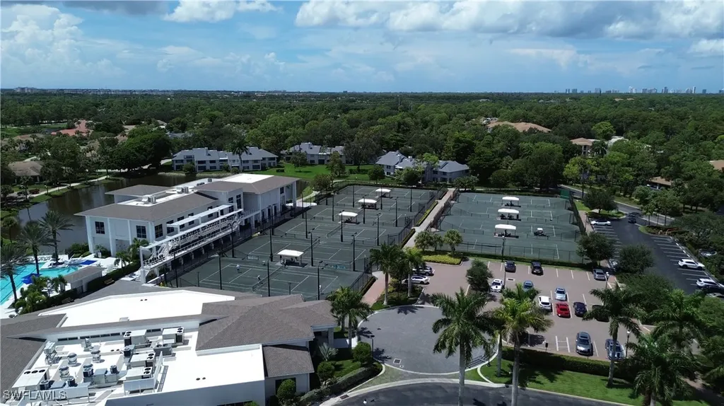 104 Courtside Drive Naples FL 34105