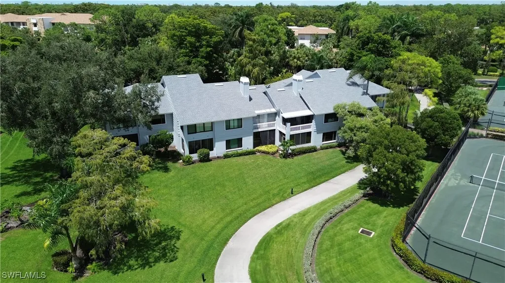 104 Courtside Drive Naples FL 34105