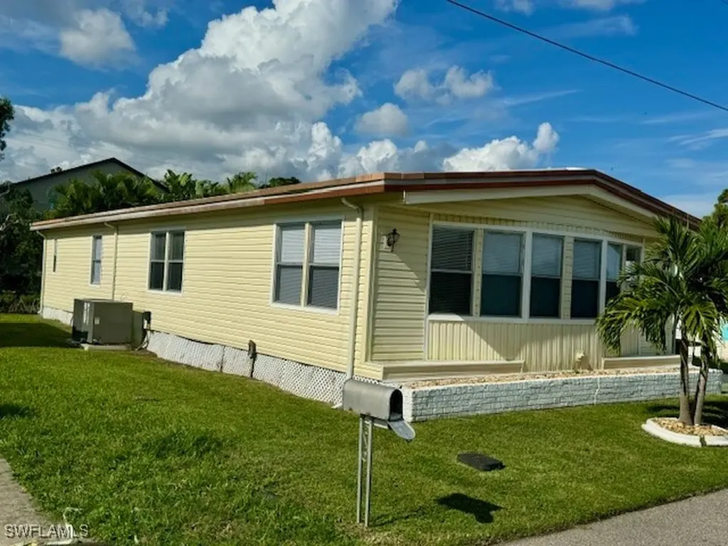 14591 Paul Revere Loop North Fort Myers FL 33917