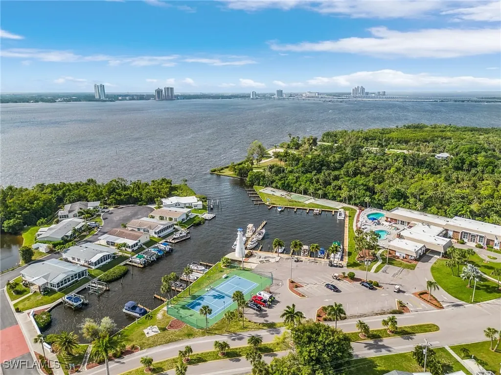 14591 Paul Revere Loop North Fort Myers FL 33917