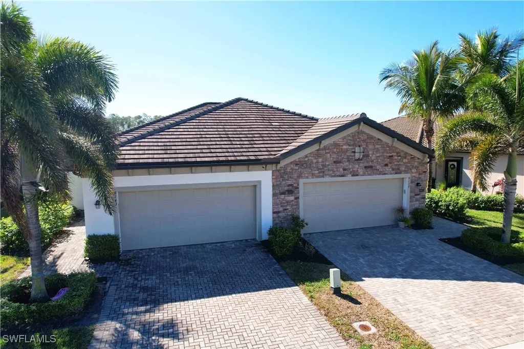 9143 Woodhurst Drive Naples FL 34120