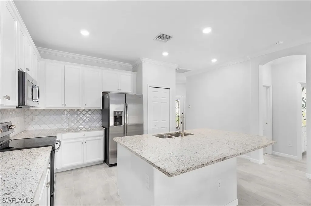 9143 Woodhurst Drive Naples FL 34120