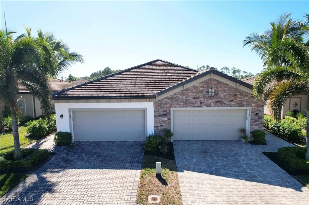9143 Woodhurst Drive Naples FL 34120