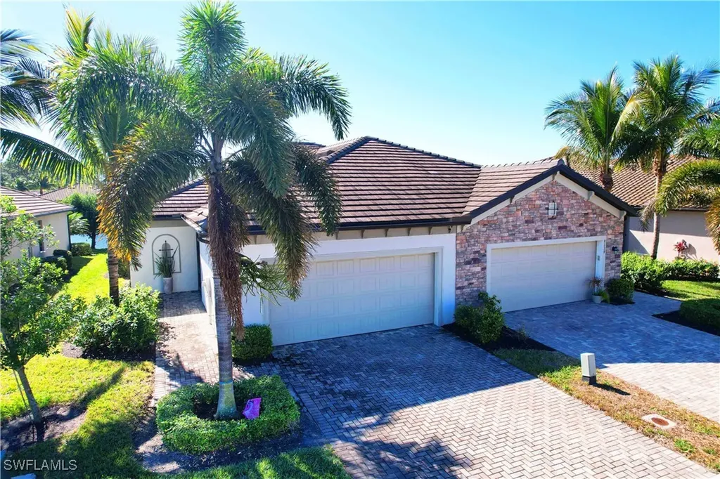 9143 Woodhurst Drive Naples FL 34120
