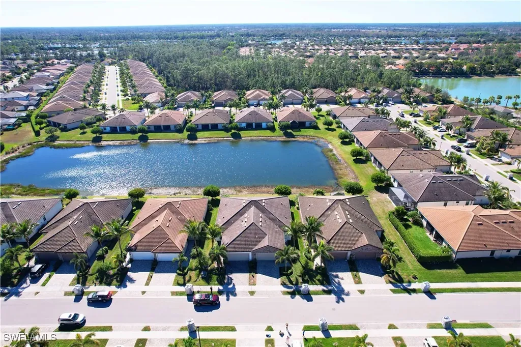 9143 Woodhurst Drive Naples FL 34120