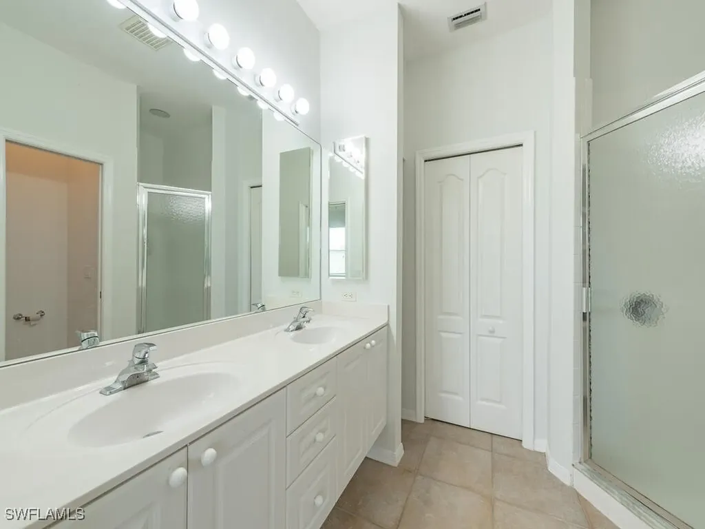 1981 Crestview Way Naples FL 34119