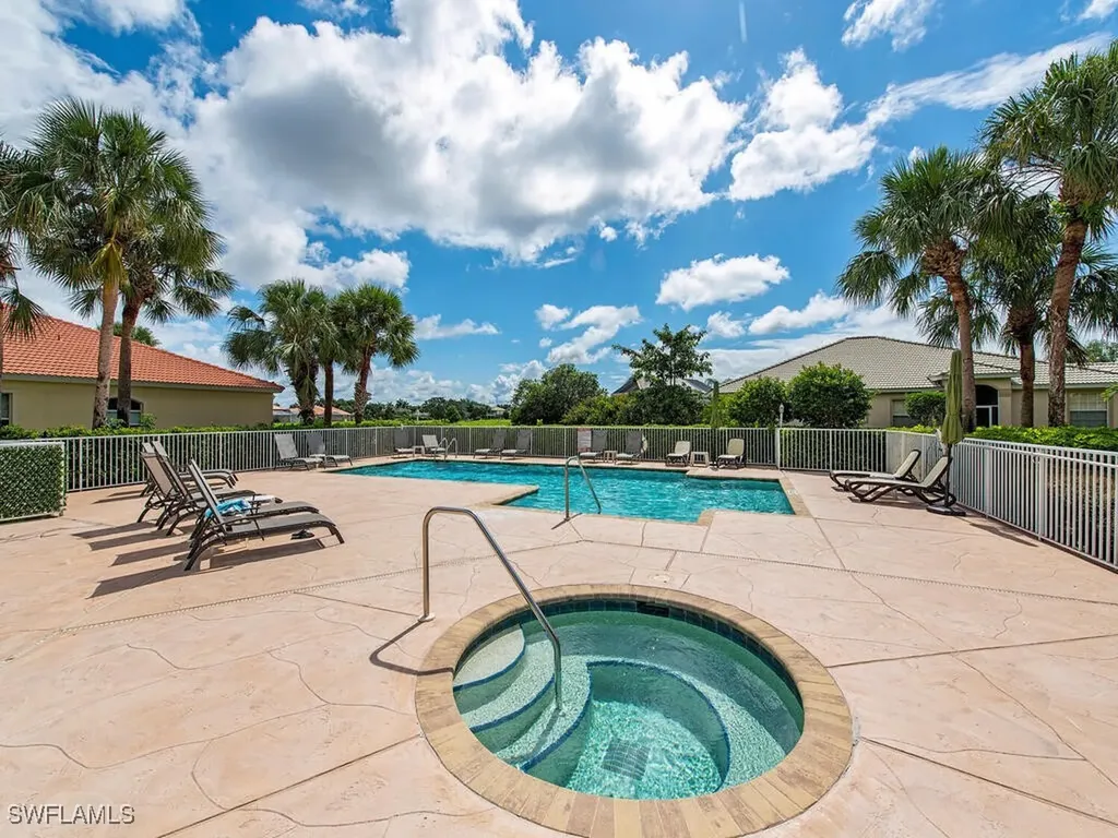 1981 Crestview Way Naples FL 34119