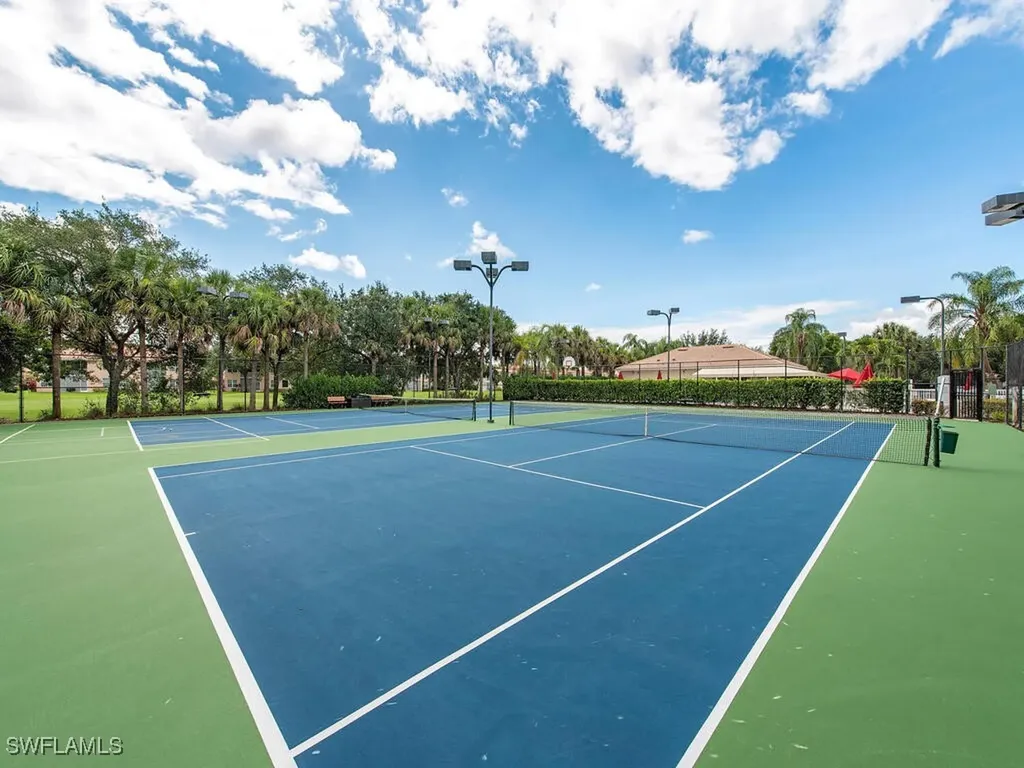 1981 Crestview Way Naples FL 34119