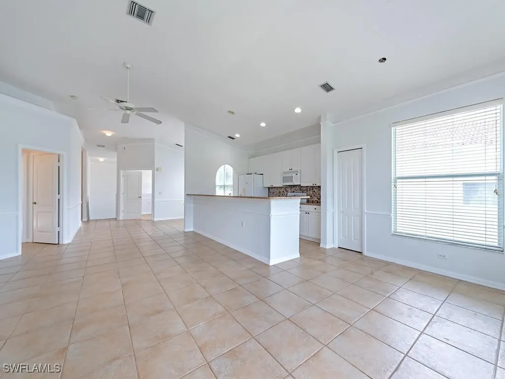 1981 Crestview Way Naples FL 34119