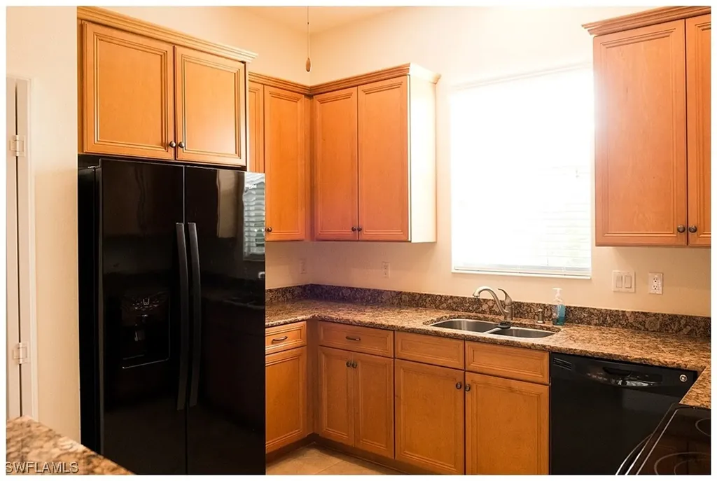 3713 SE 17th Place Cape Coral FL 33904