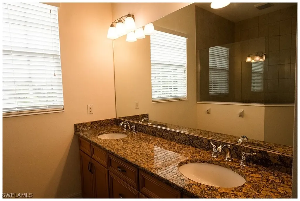 3713 SE 17th Place Cape Coral FL 33904