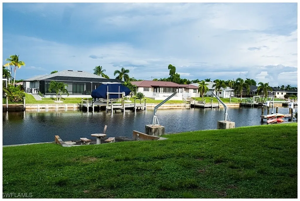 3713 SE 17th Place Cape Coral FL 33904