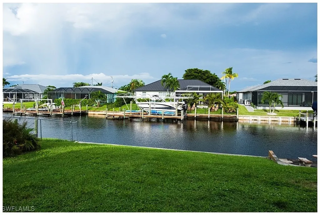 3713 SE 17th Place Cape Coral FL 33904