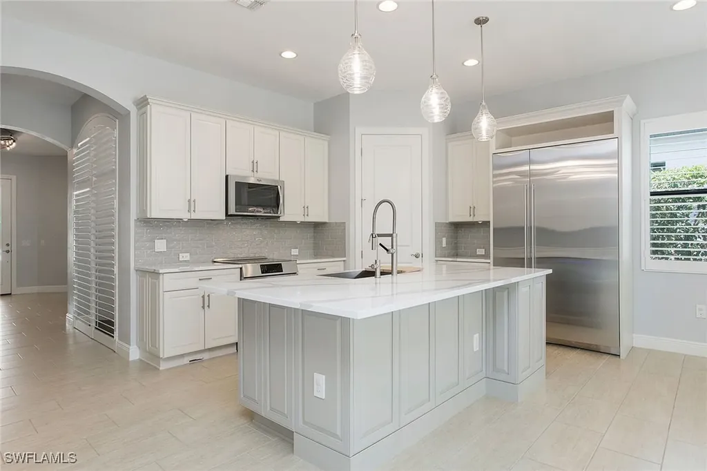1390 Petone Court Naples FL 34113