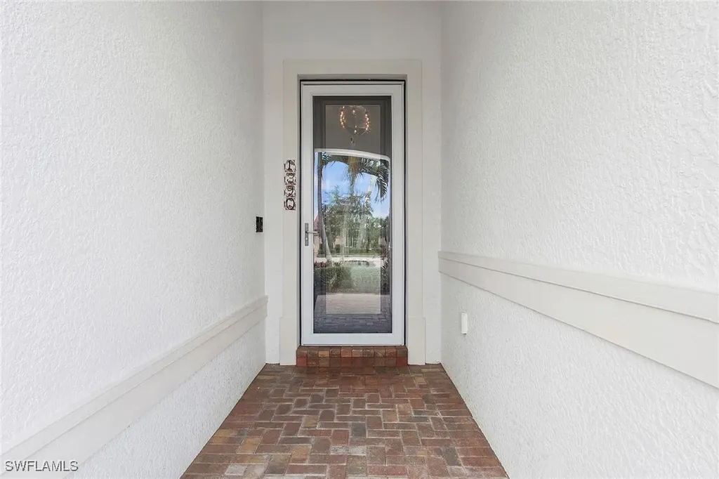 1390 Petone Court Naples FL 34113