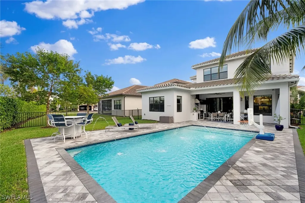 4451 Kensington Circle Naples FL 34119
