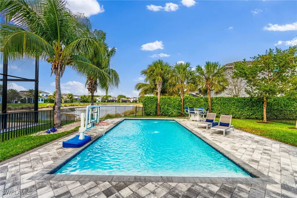4451 Kensington Circle Naples FL 34119