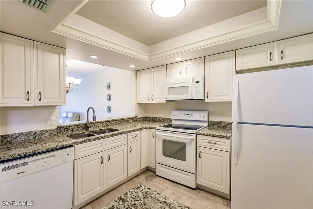 8715 Charter Club Circle Fort Myers FL 33919