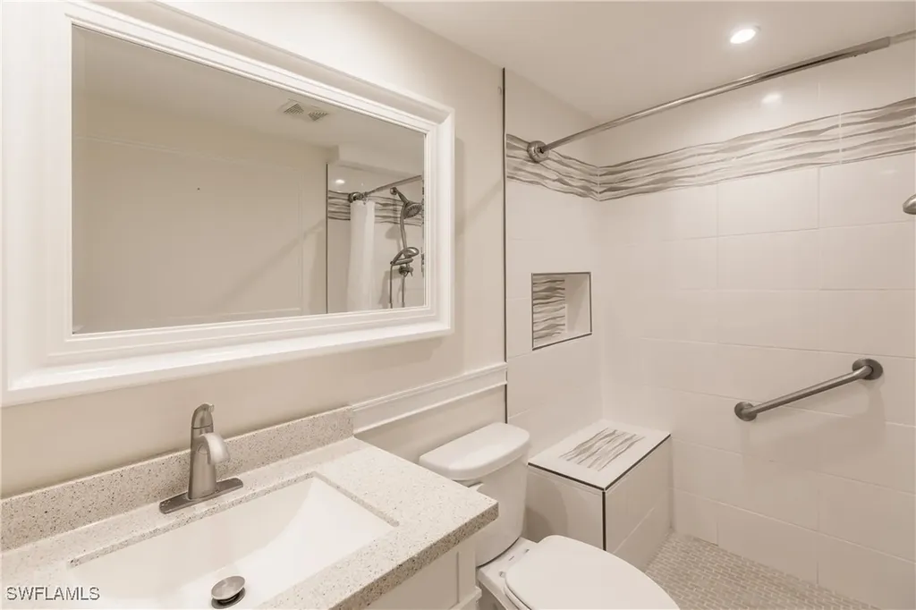 8715 Charter Club Circle Fort Myers FL 33919