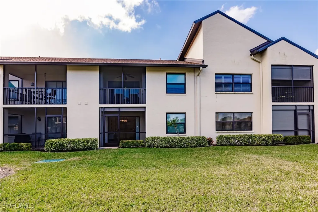 8715 Charter Club Circle Fort Myers FL 33919