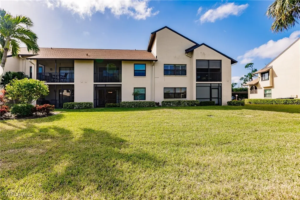 8715 Charter Club Circle Fort Myers FL 33919