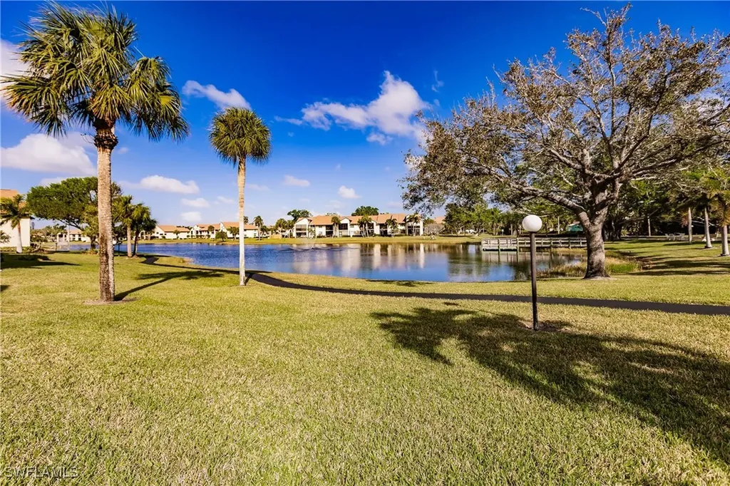 8715 Charter Club Circle Fort Myers FL 33919