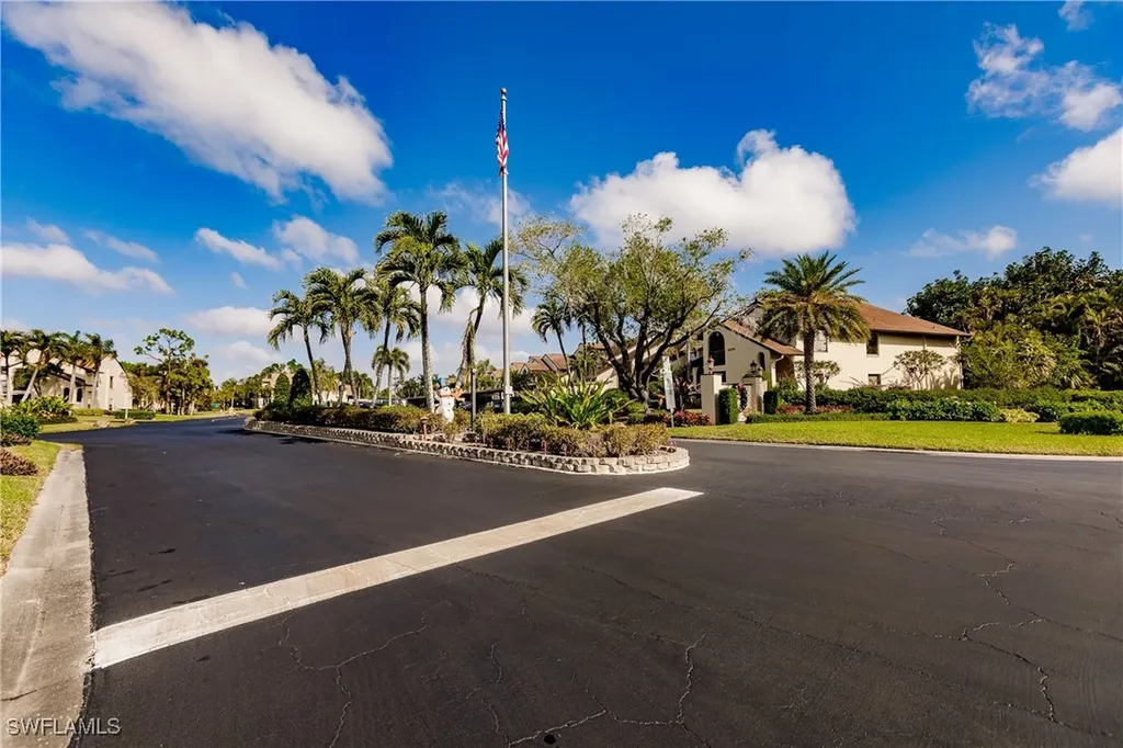 8715 Charter Club Circle Fort Myers FL 33919