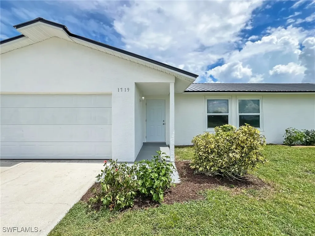 1719 NE 6th Avenue Cape Coral FL 33909