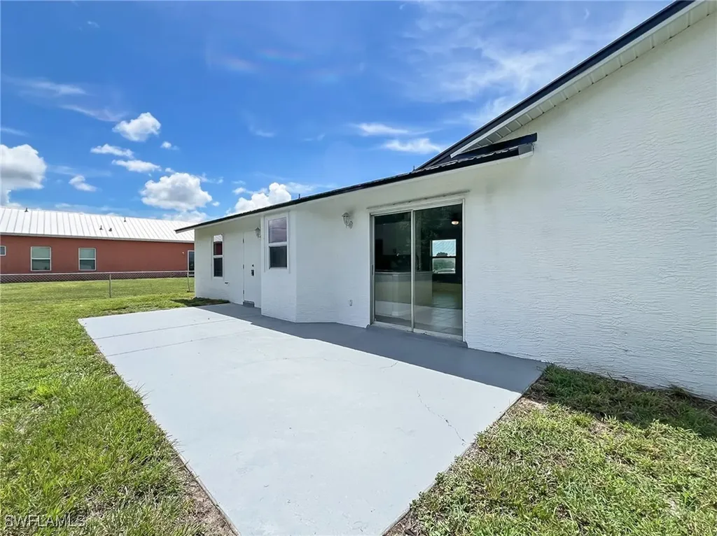 1719 NE 6th Avenue Cape Coral FL 33909