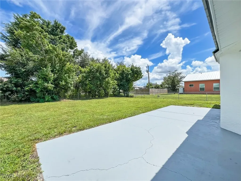 1719 NE 6th Avenue Cape Coral FL 33909