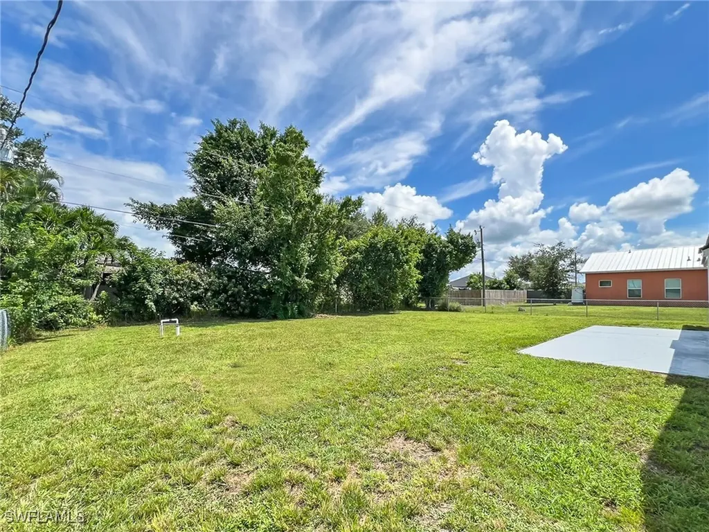 1719 NE 6th Avenue Cape Coral FL 33909