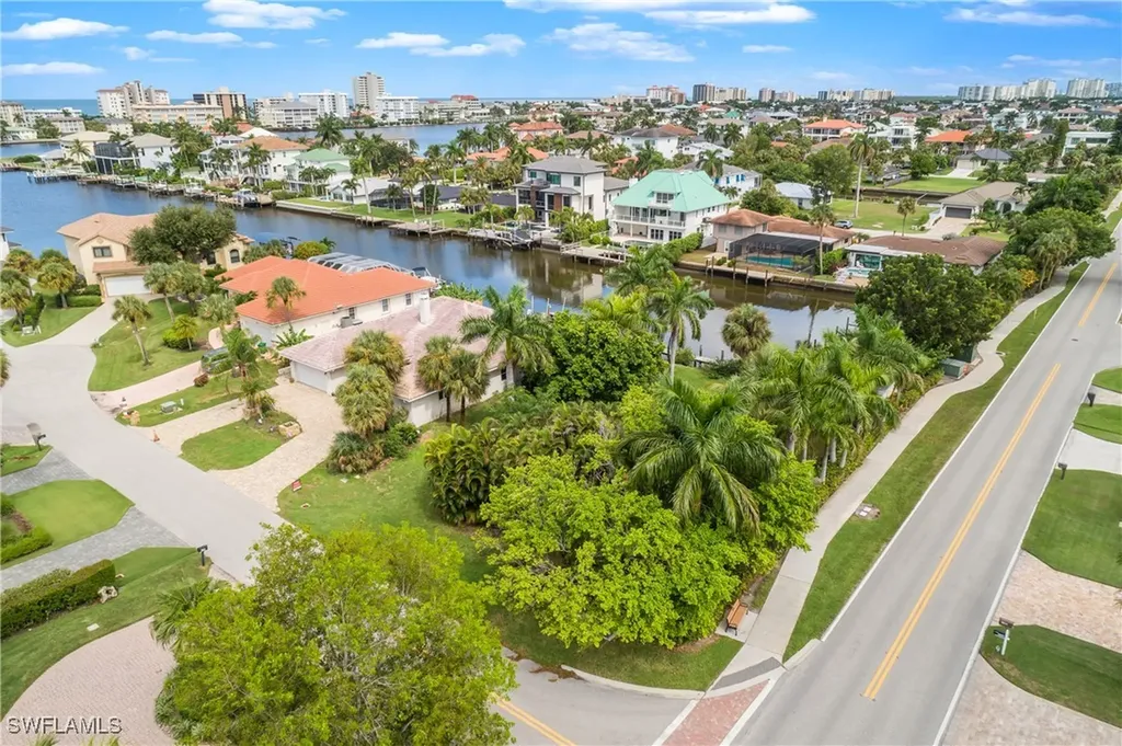 479 Palm Court Naples FL 34108