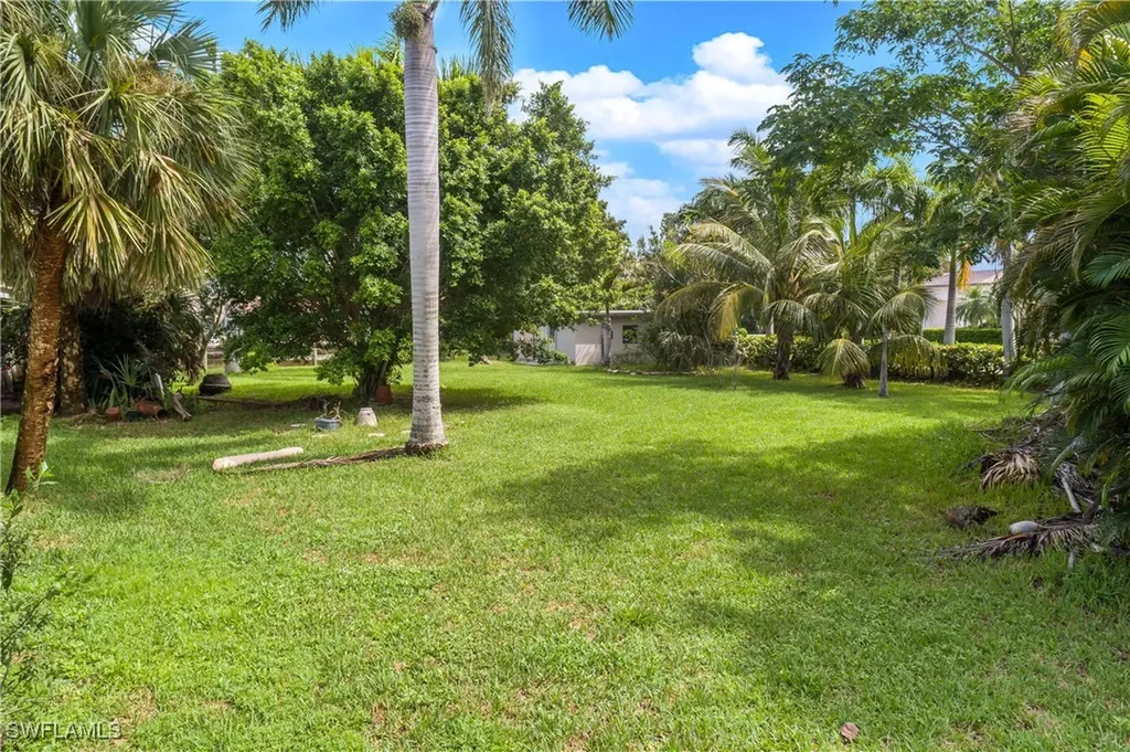 479 Palm Court Naples FL 34108