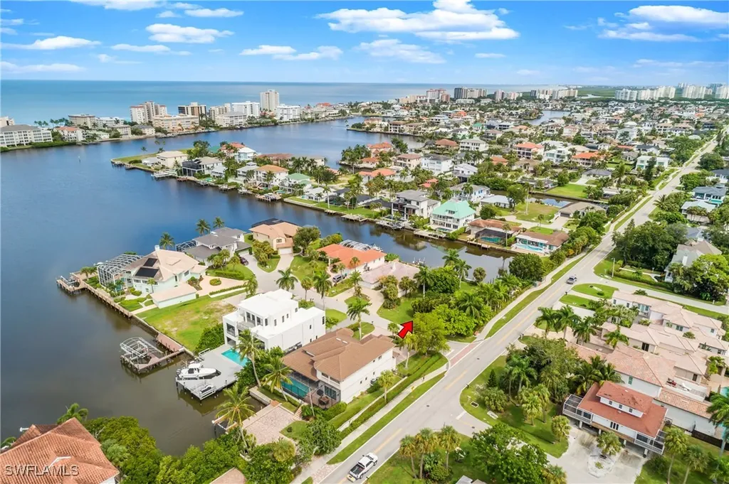 479 Palm Court Naples FL 34108