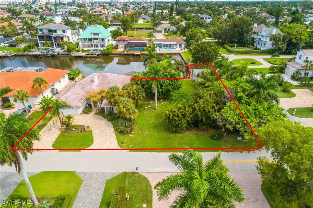 479 Palm Court Naples FL 34108