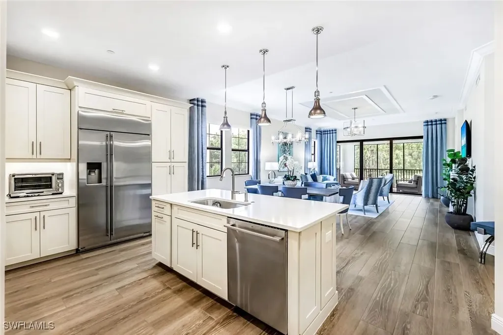 16374 Viansa Way Naples FL 34110