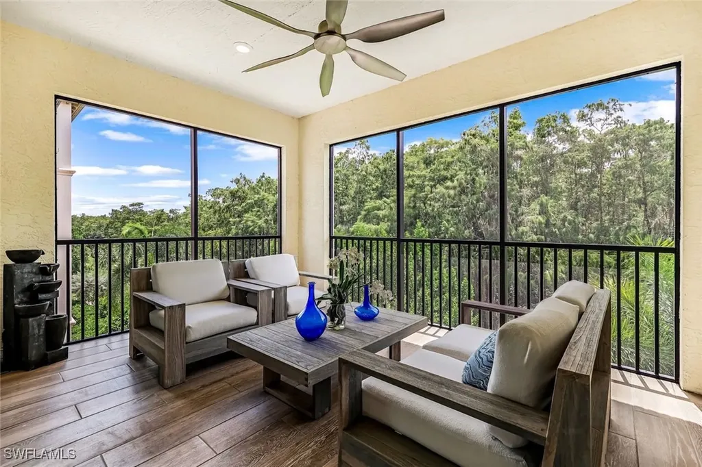 16374 Viansa Way Naples FL 34110