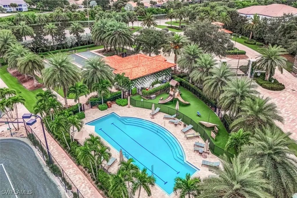 16374 Viansa Way Naples FL 34110
