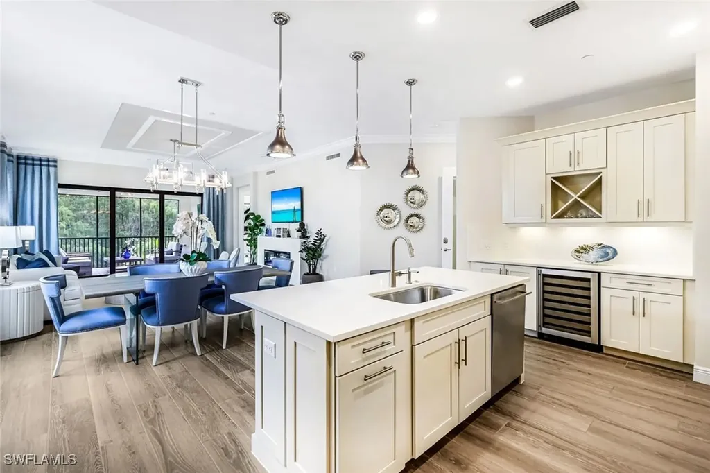 16374 Viansa Way Naples FL 34110