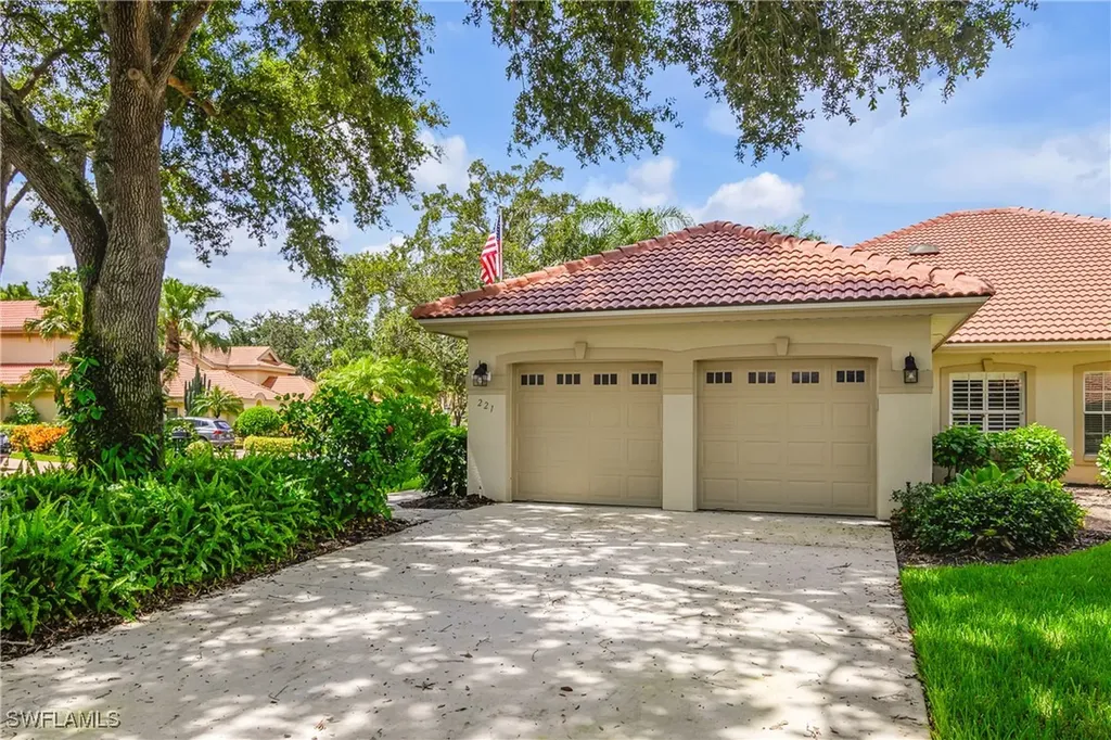 221 Napa Ridge Road E Naples FL 34119