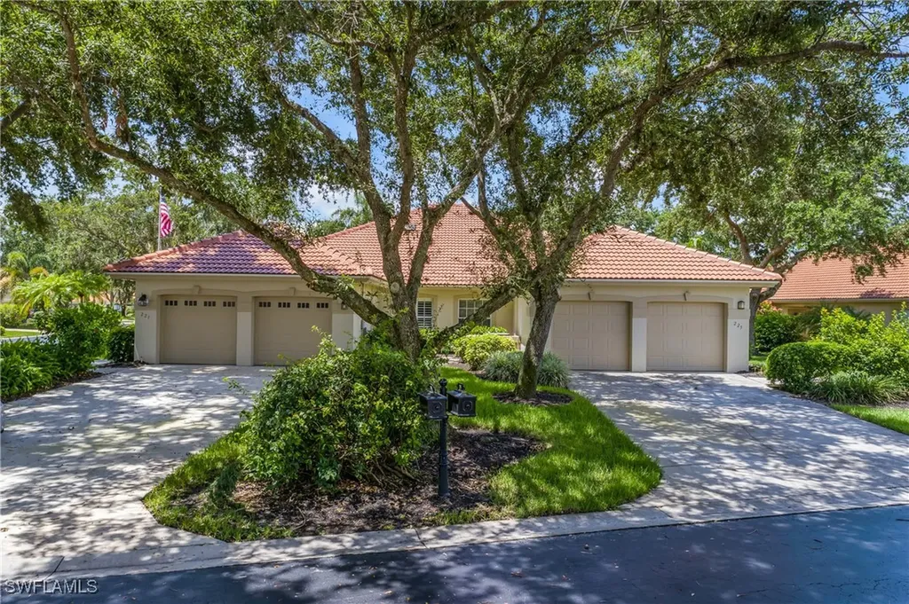 221 Napa Ridge Road E Naples FL 34119
