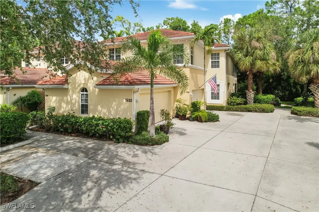 1992 Tarpon Bay Drive N Naples FL 34119