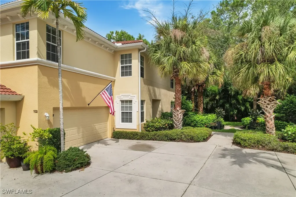 1992 Tarpon Bay Drive N Naples FL 34119