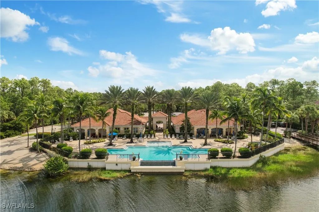 1992 Tarpon Bay Drive N Naples FL 34119
