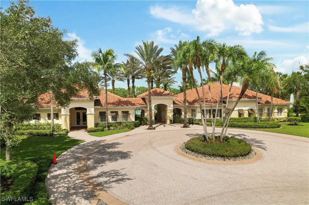 1992 Tarpon Bay Drive N Naples FL 34119