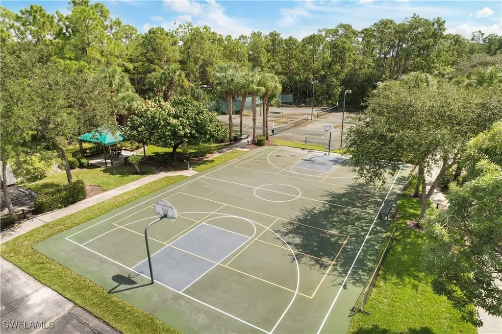 1992 Tarpon Bay Drive N Naples FL 34119