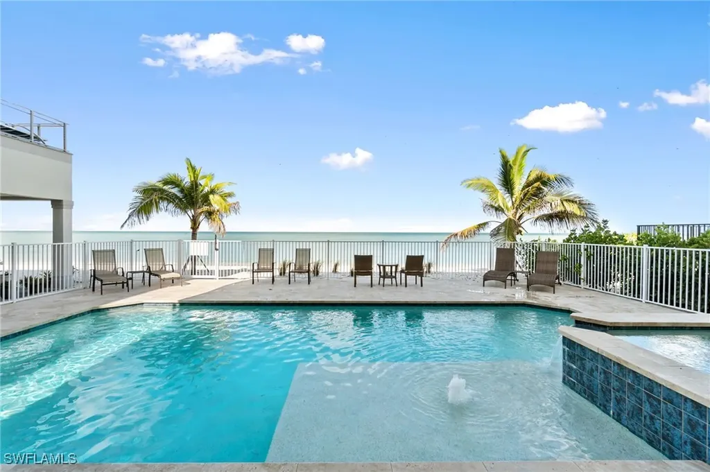 Bonita Springs FL, 27524 Hickory Boulevard