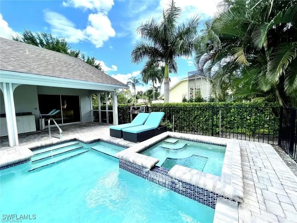 121 Lambton Lane Naples FL 34104