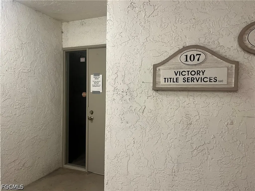 923 Del Prado Boulevard S Cape Coral FL 33990